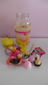 Fill this fun and easy to make jar with notions, needles and sweets for your favorite sewer or quilter!